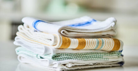Домашні лайфхаки: як повернути кухонним рушникам чистоту та м’якість